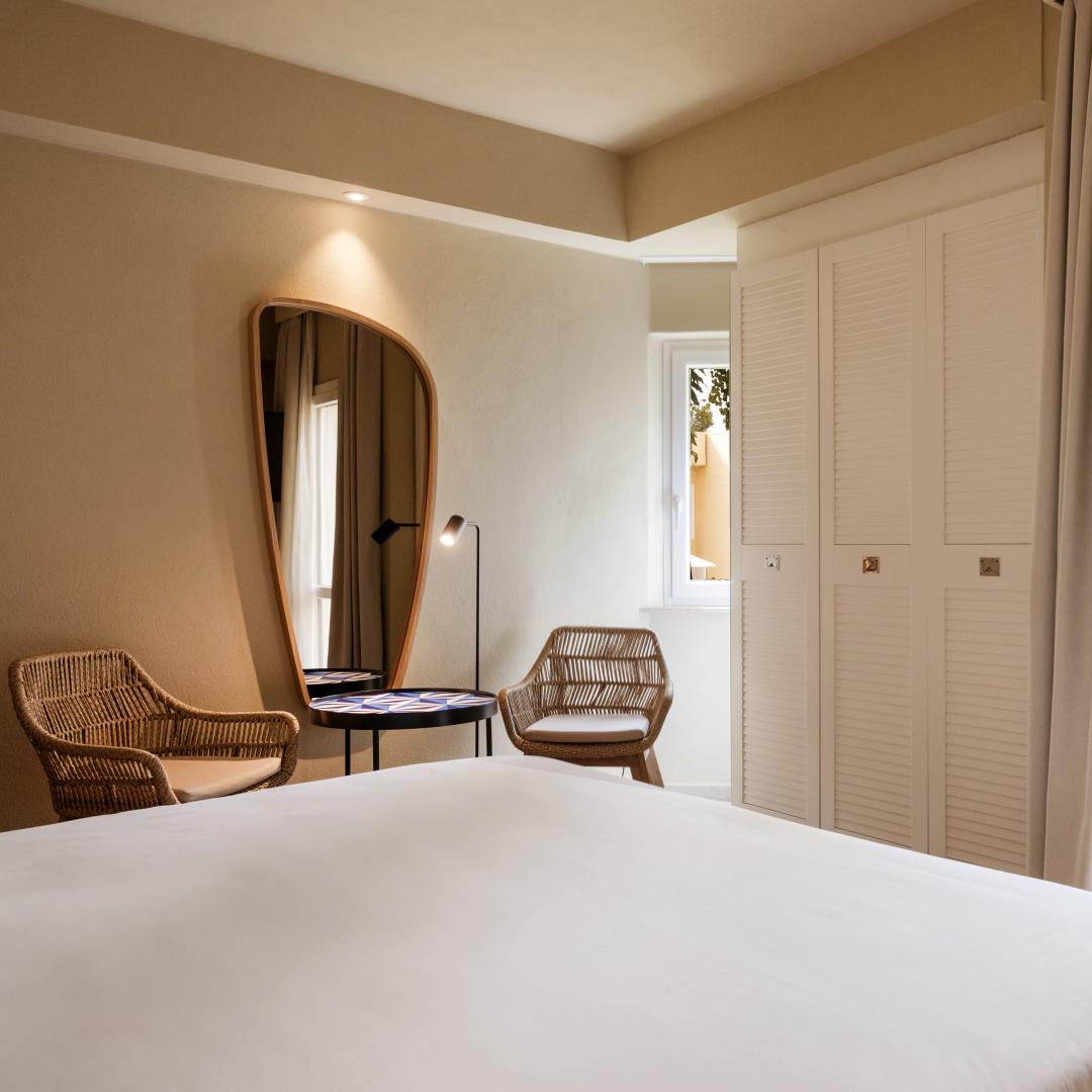 Deluxe King Room with Sea View