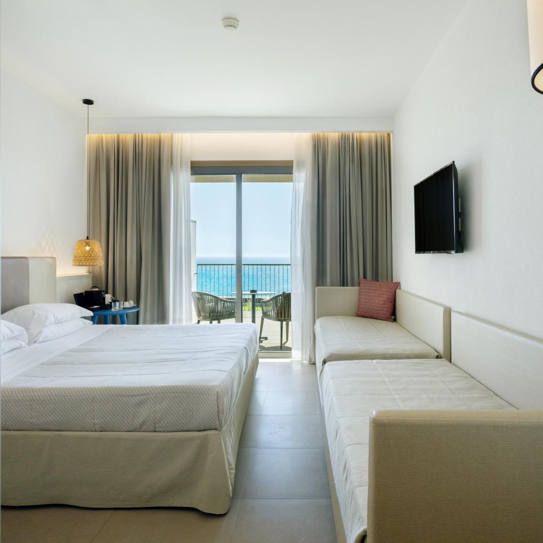 Deluxe Room with Sea View