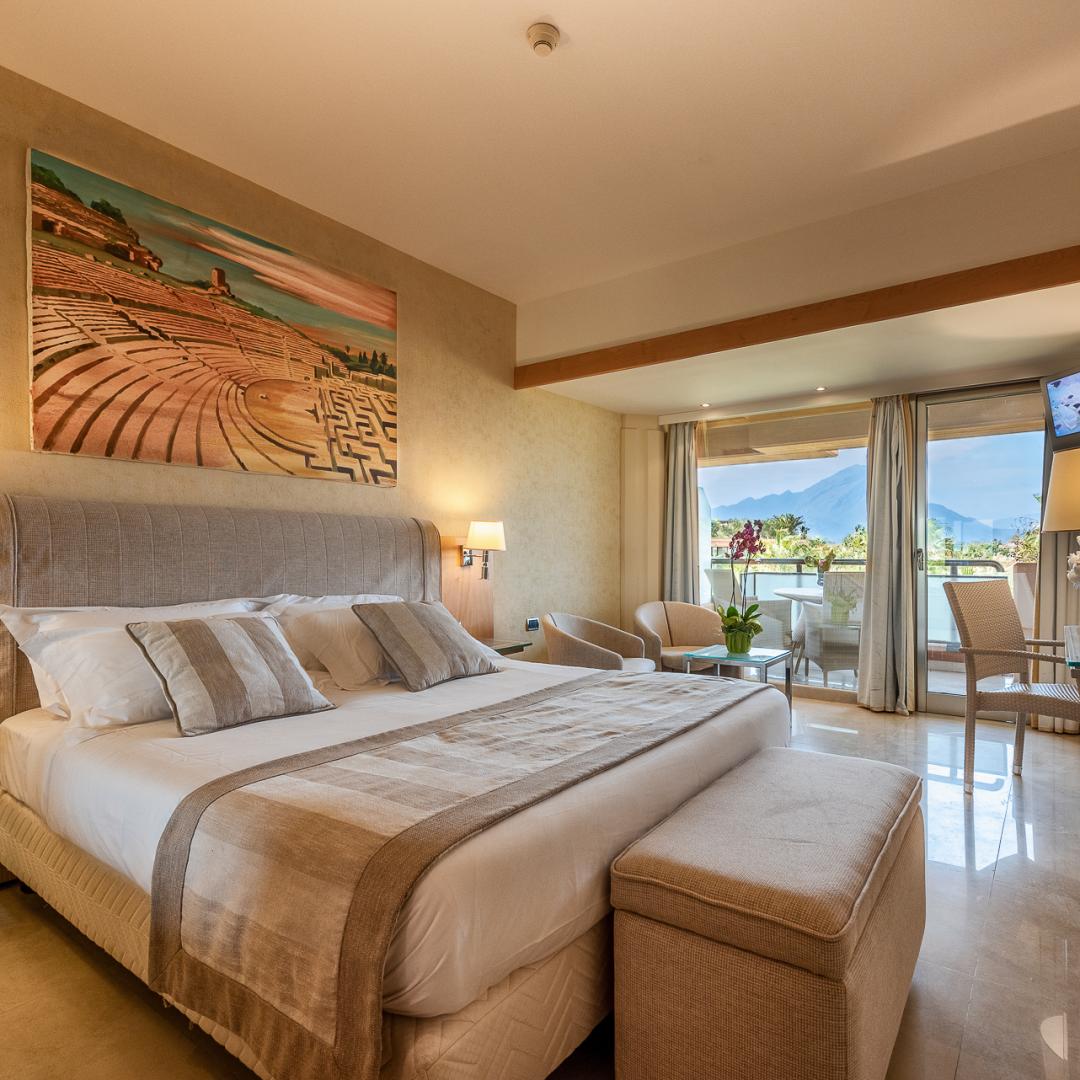 Deluxe Comfort Room Pool Side