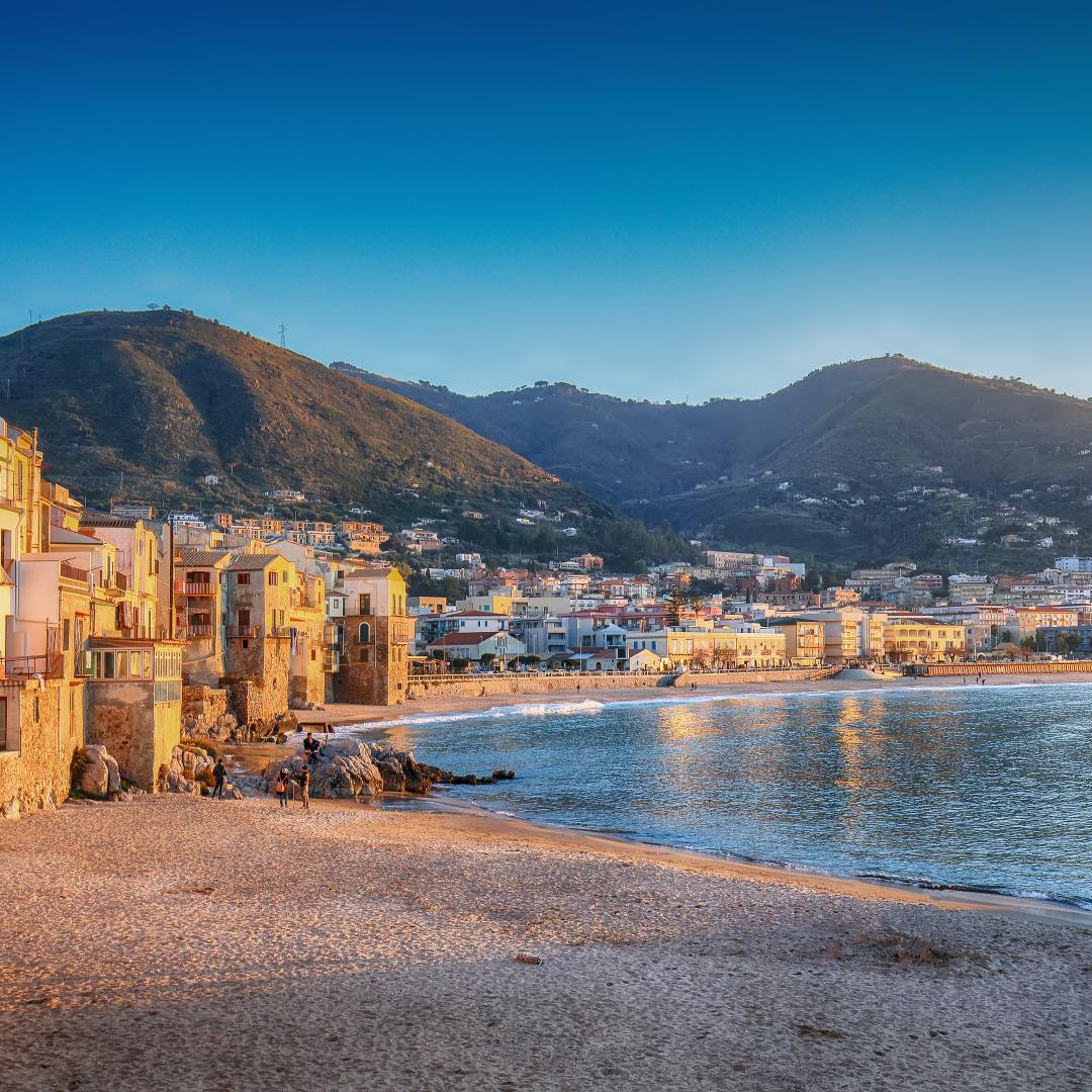 outstanding-evening-cityscape-of-cefalu