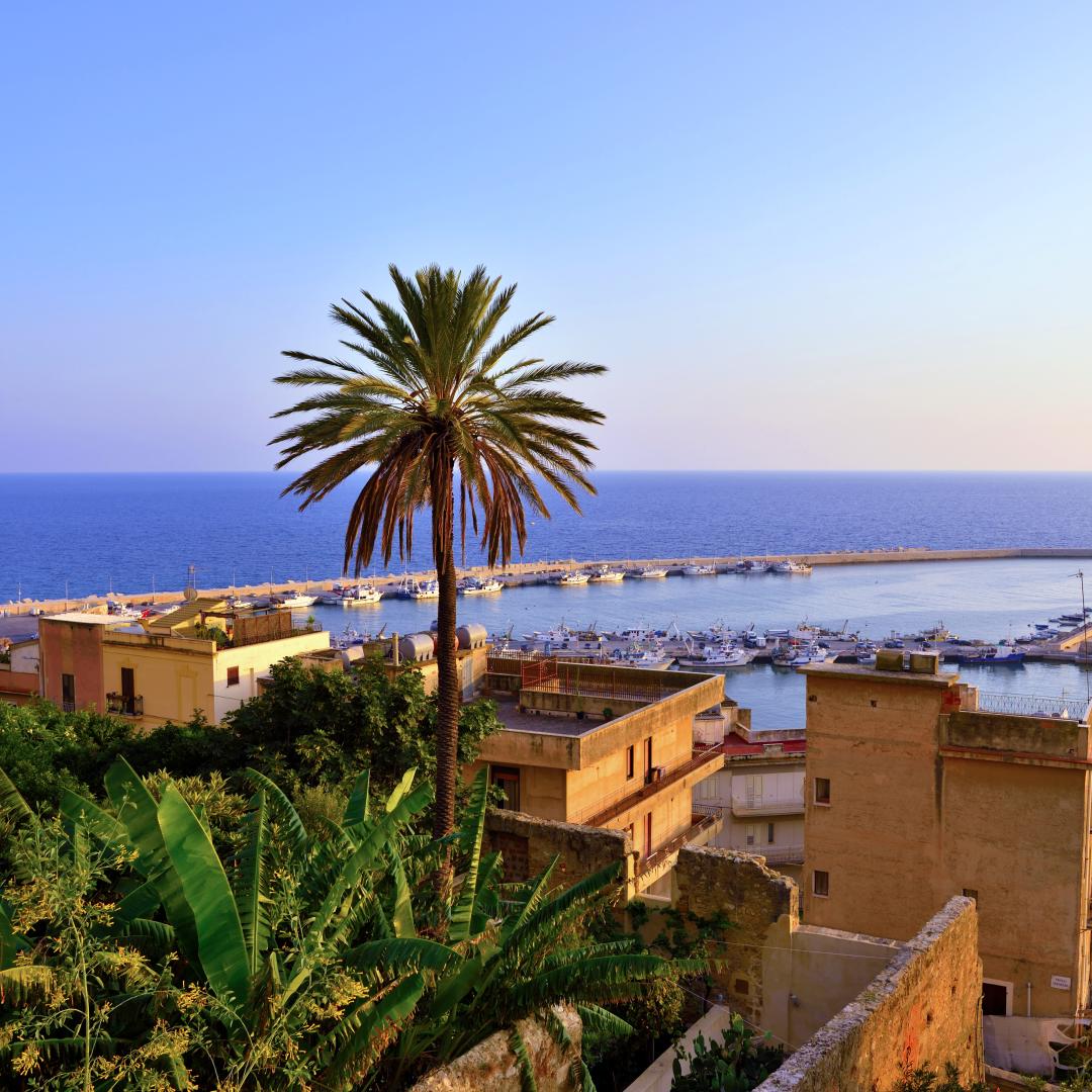 w-of-the-sea-of-sciacca-sicily-italy-