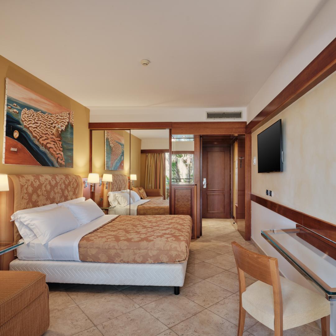 Deluxe Room Pool Side