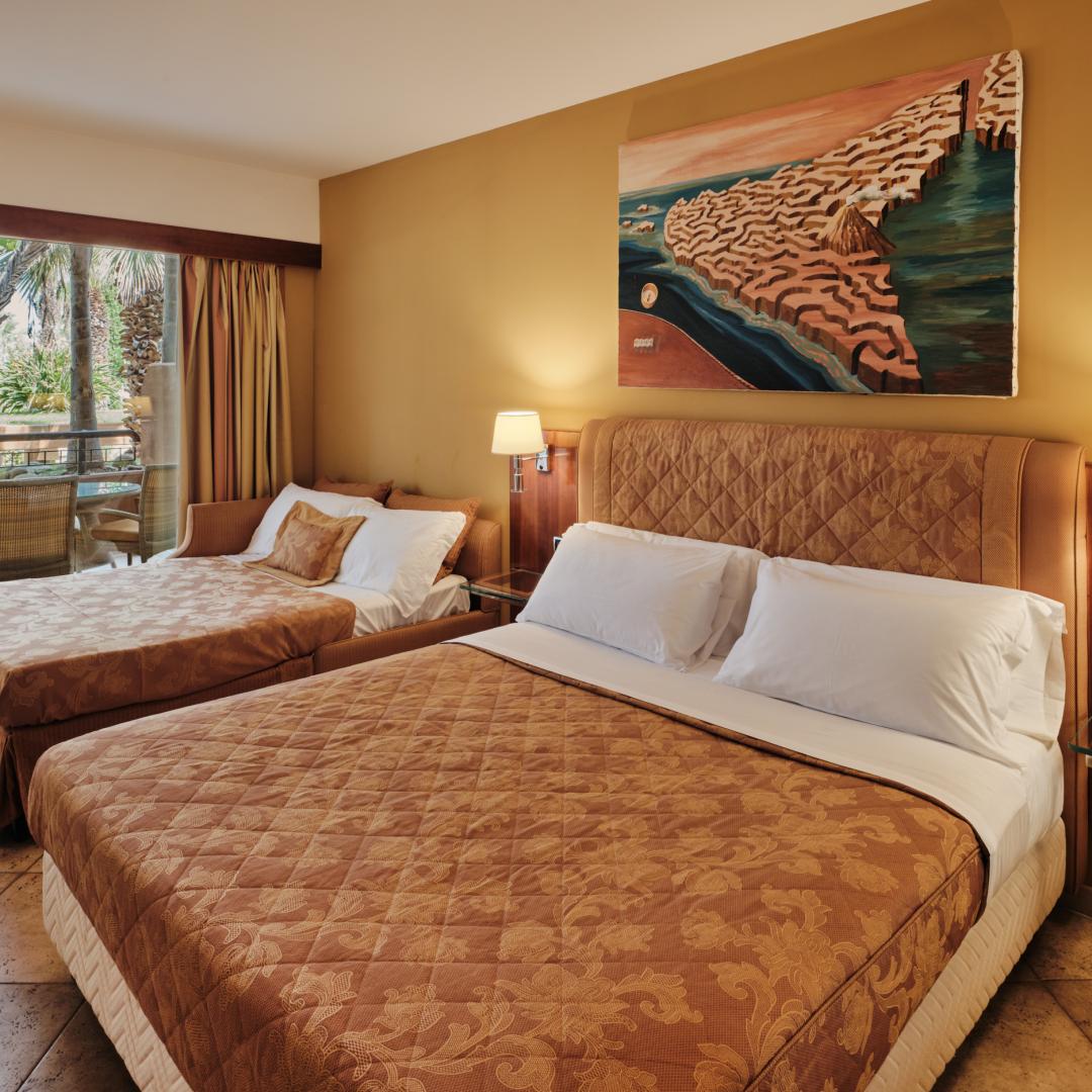 Deluxe Comfort Room Pool Side