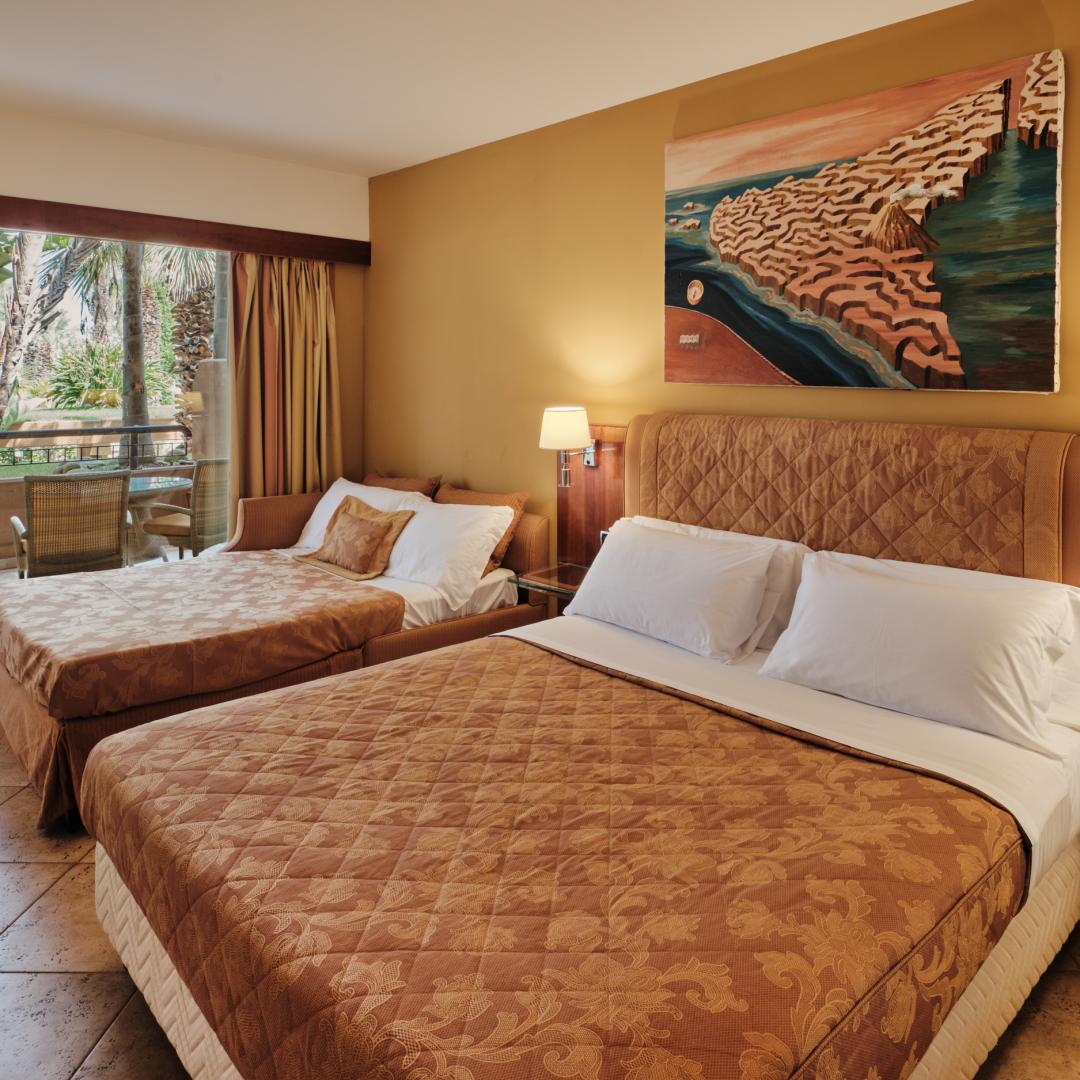 Deluxe Family Room Sea Side