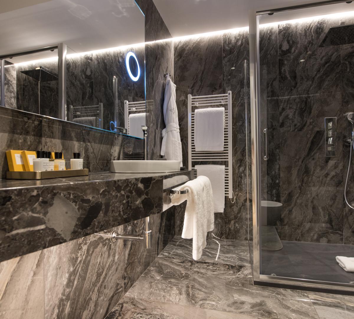 mangias-hotel-des-palmes-deluxe-room-2