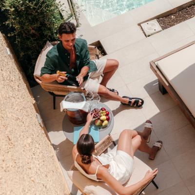 mangias_brucoli_stay_longer_on_us_offer