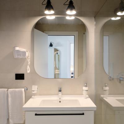 030_bathroom_himera_rooms