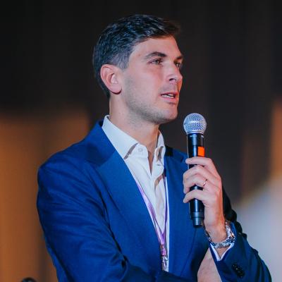 Le parcours de Riccardo Zuccoli, aujourd’hui Directeur Général du Mangia’s Pollina Resort, entre expérience terrain et leadership partagé