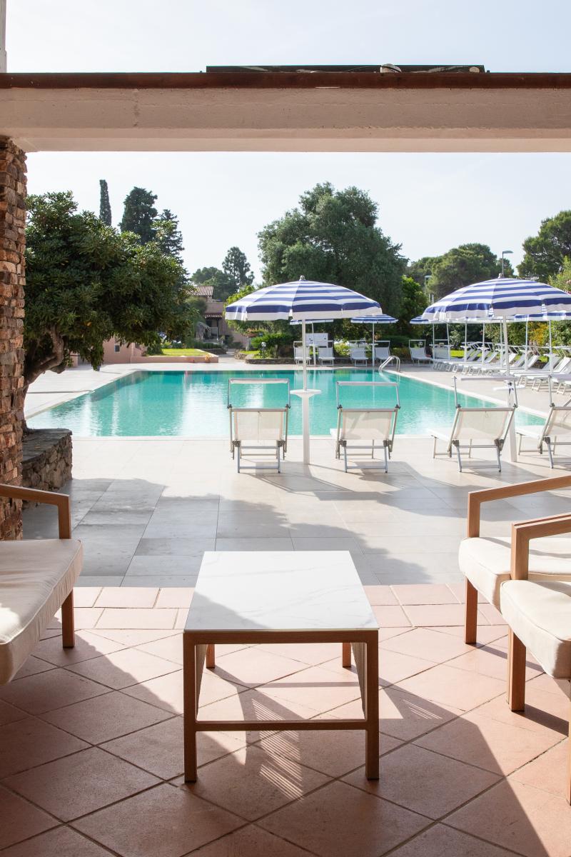 Pool-bar-Budoni