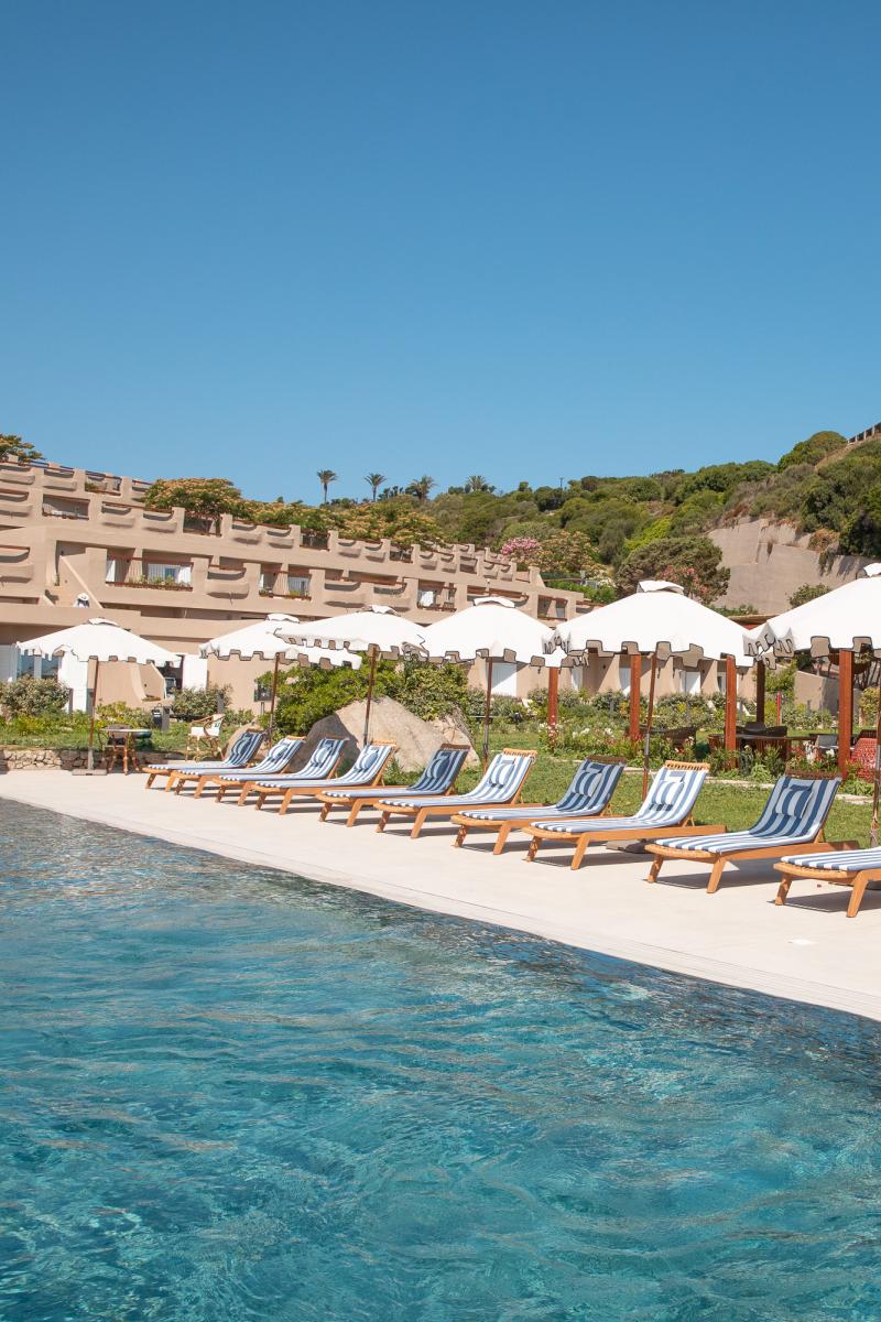 mangias-sardinia-resort-rivas-pool-club