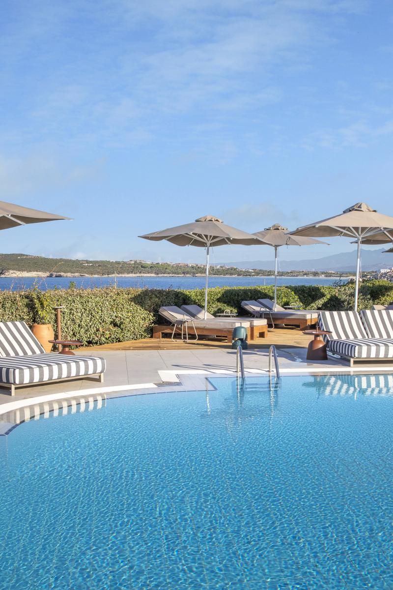 mangias_santa_teresa_main_pool_services