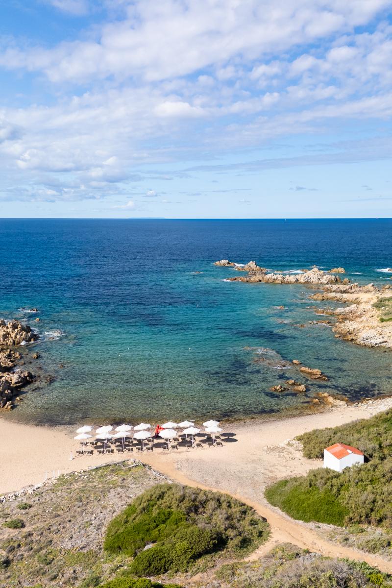 mangias_santa_teresa_resort_beach_new