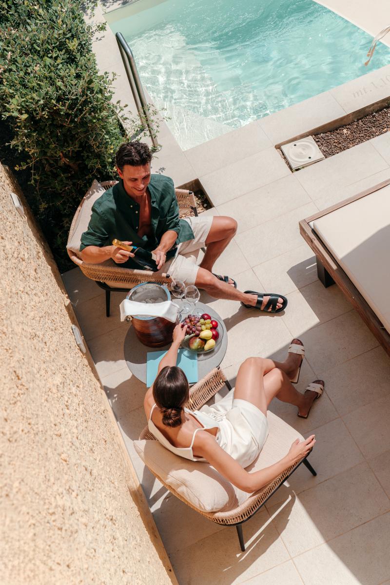 mangias_brucoli_stay_longer_on_us_offer