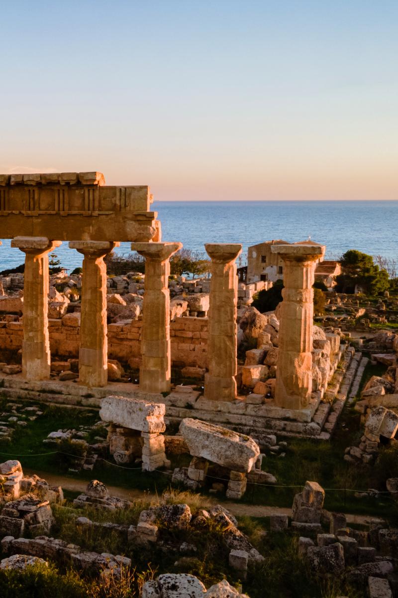 view-on-sea-and-ruins-of-greek-columns-in-selinunt-2